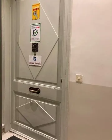 博拉斯酒店 *